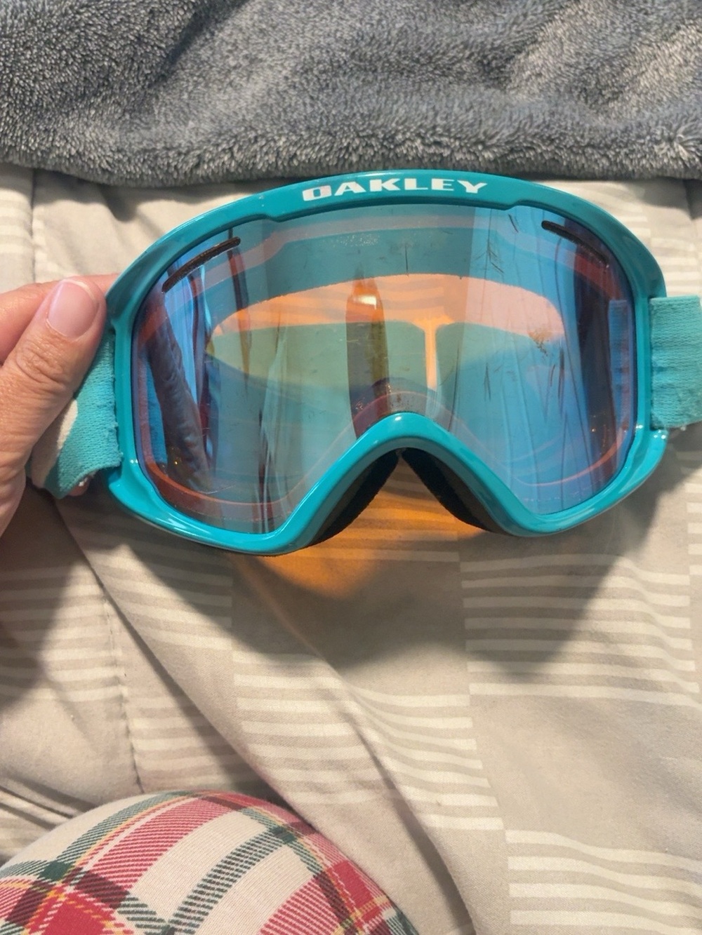 Oakley Teal Snow Goggles with Mirrored Blue-Orange Lens